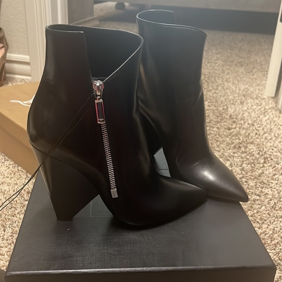 COPY - Saint Laurent Niki zip bootie - Picture 5 of 7